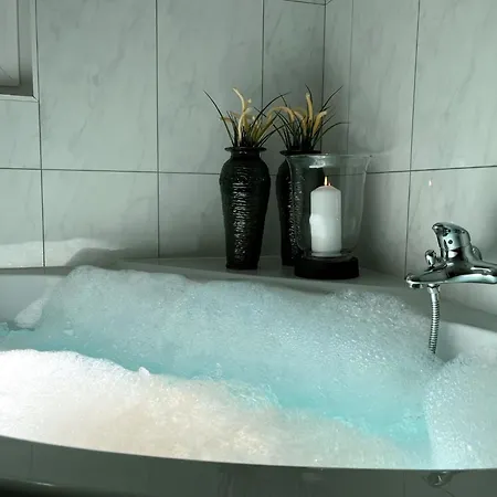 Chateau Appartement-fewo 4-bettwohnung Alphubel A 33 By Interhome Apartment